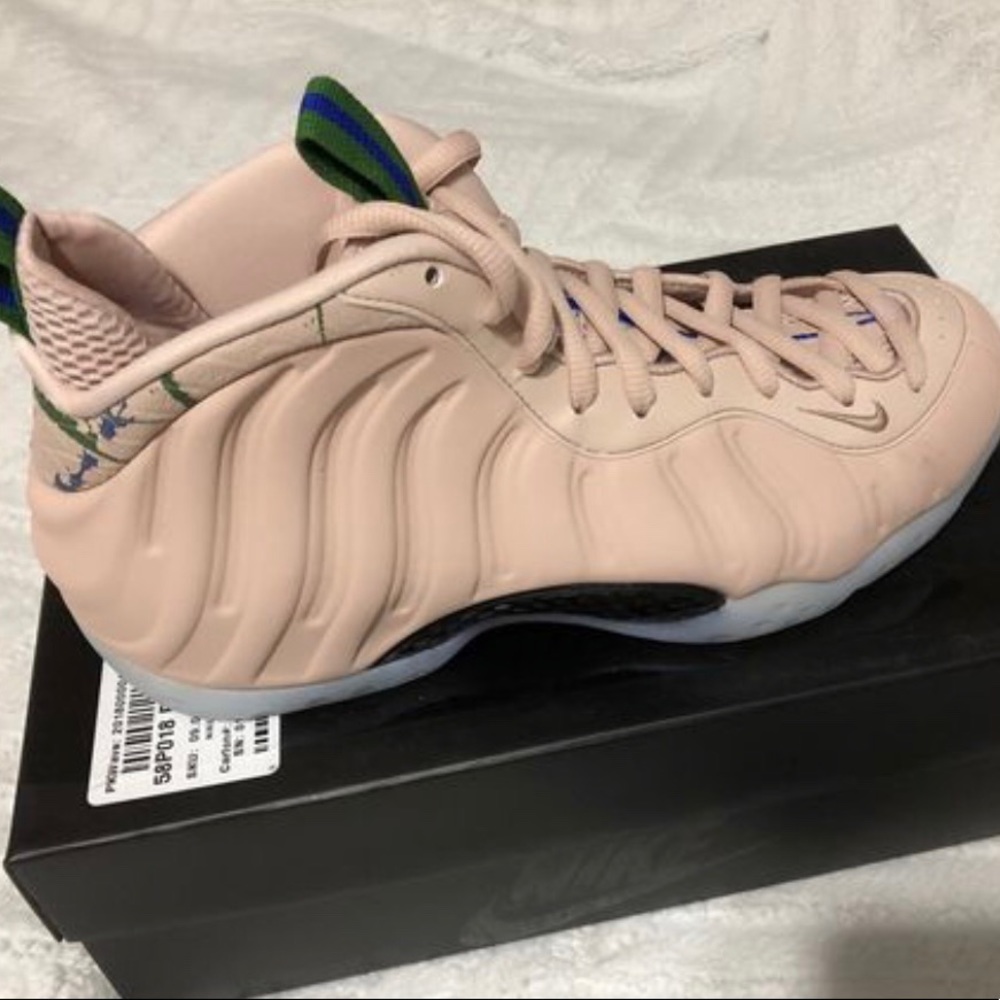 Nike Foams brand new